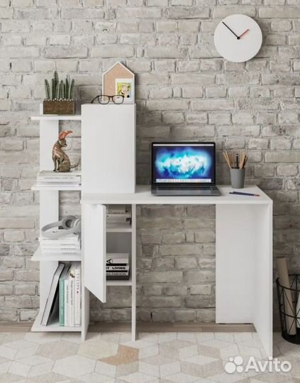 Письменный стол