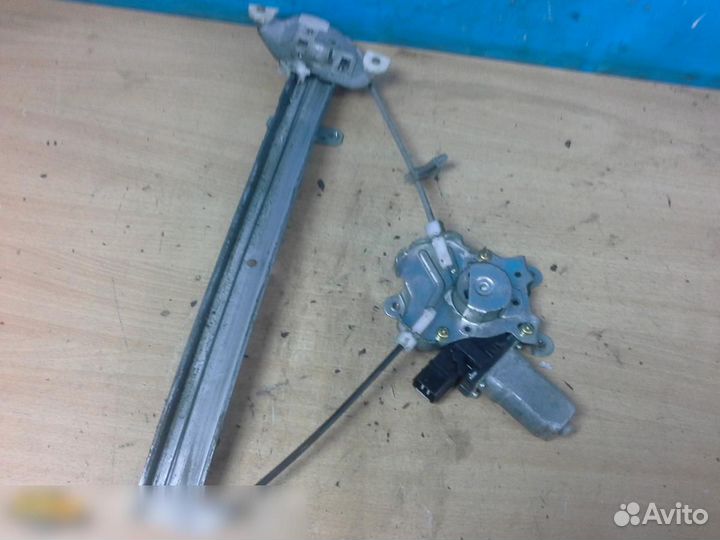 Стеклоподъемник электр. задний правый Mitsubishi L