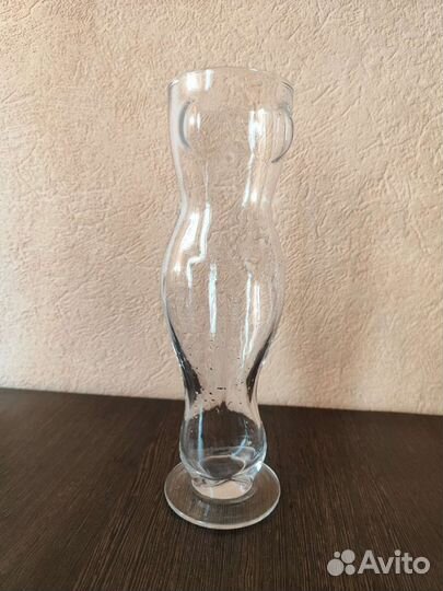 Бокал в форме женского силуэта