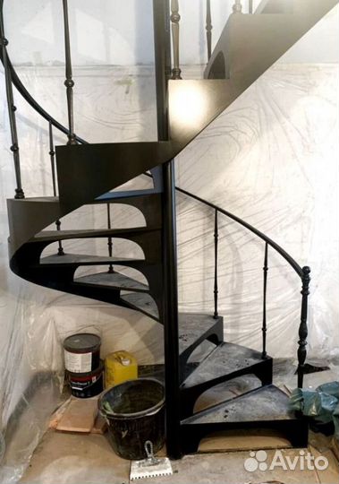 Лестница прямая на металлокаркасе