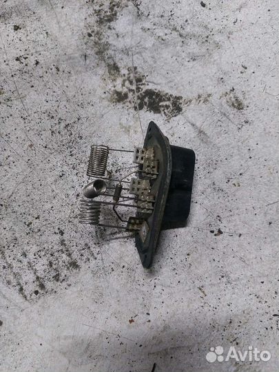 Резистор печки Saturn SL