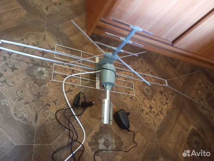 Антенна телевизионная уличная