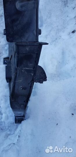 Kia Soul 2 2013-2019 Рамка радиатора верх