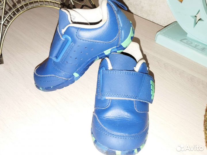Кроссовки adidas для мальчика 22 размер