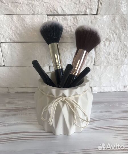 Кашпо для цветов