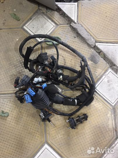 Проводка двери на гелендваген 2010 год