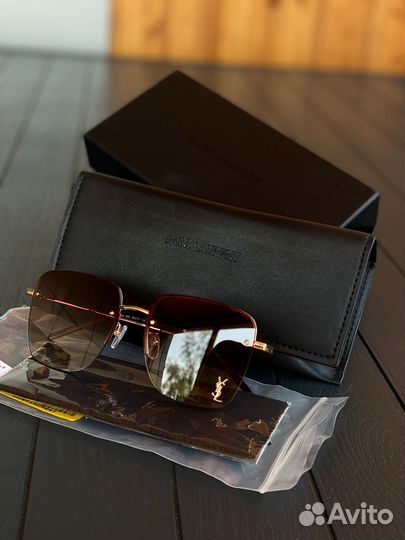 Солнцезащитные очки ysl