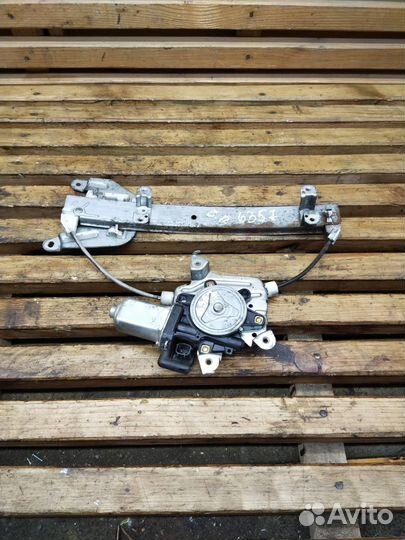 Стеклоподъемник задний правый Nissan Teana J31