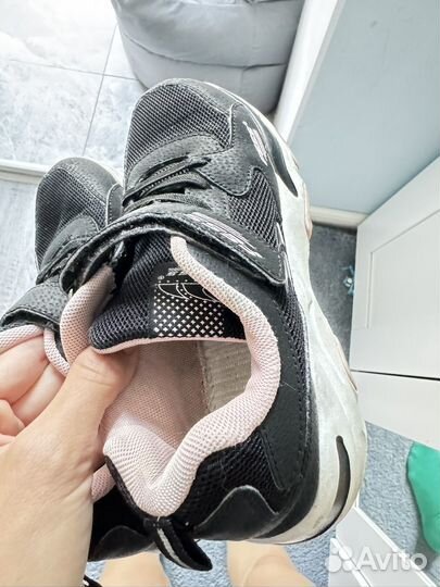 Кроссовки для девочки 34