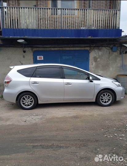 Toyota Prius Alpha 1.8 CVT, 2014, 153 000 км