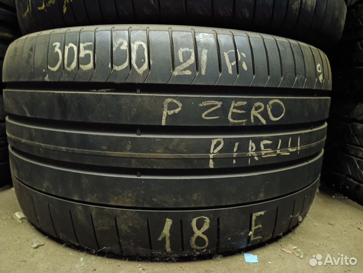 Pirelli P Zero PZ4 305/30 R21 104V