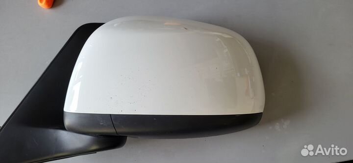 Продам левое зеркало Suzuki sx4 2008 г