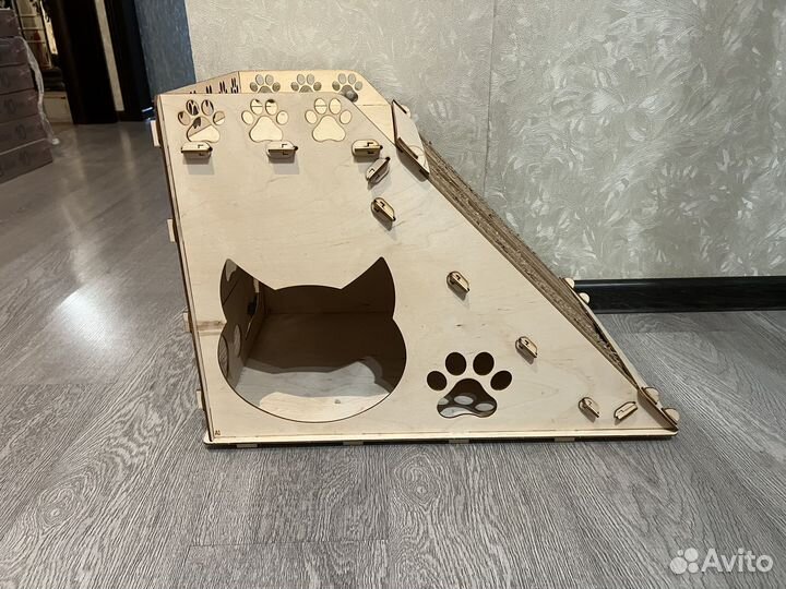 Деревянный домик для кошек, когтеточка