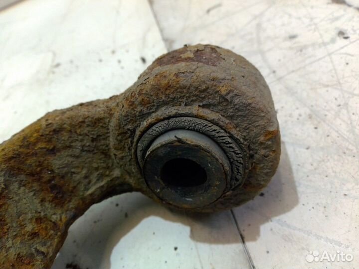 Кулак поворотный задний левый 4WD 2.4