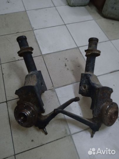 Поворотный кулак Audi 80 B2