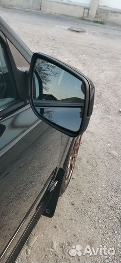 Боковое зеркало на LADA гранту