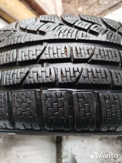 Pirelli Winter Sottozero 210 205/45 R17 88H