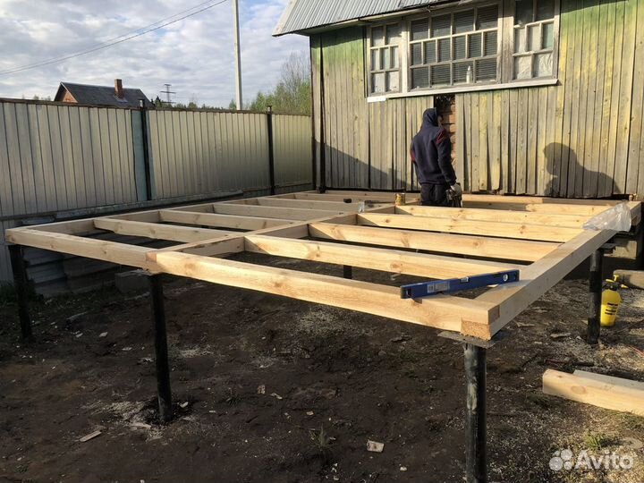 Бригада строителей