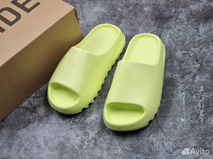 Шлепанцы Yeezy slide