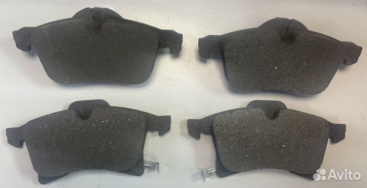 Передние тормозные колодки GM93176115.Оригинал