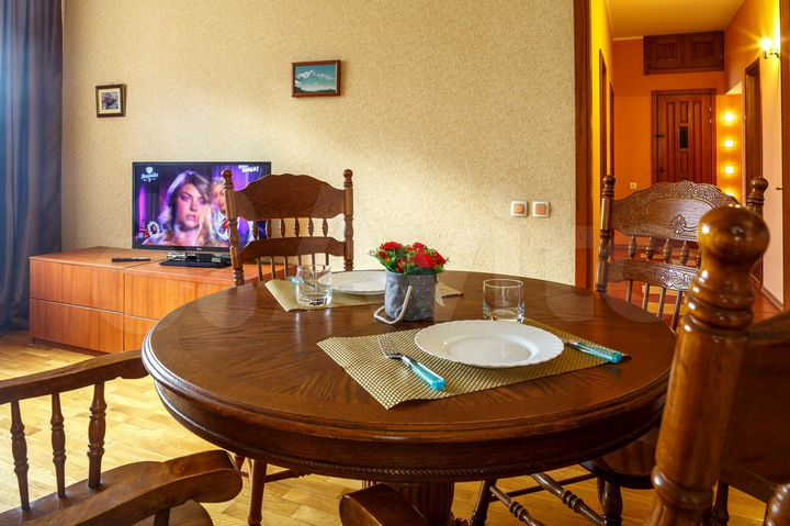 2-к. квартира, 90 м², 3/15 эт.