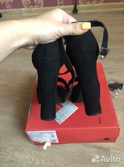 Босоножки calipso