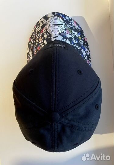 Бейсболка H&M чёрная с цветным козырьком