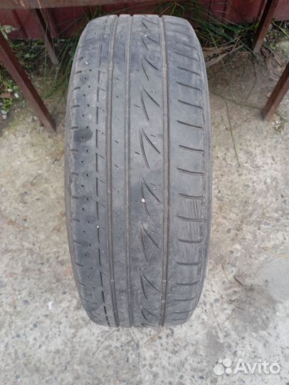 Bridgestone Playz RV PRV 215/60 R16