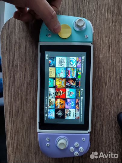 Портативная игровая приставка nintendo switch V2