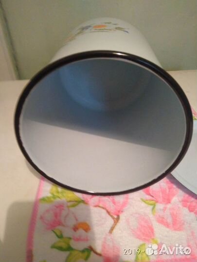 Емкость для хранения сыпучих продуктов