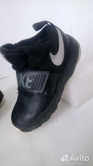 Кроссовки Nike Hustle team