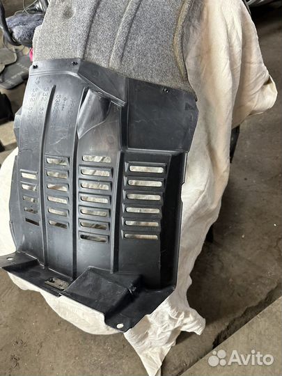 Подкрылок передний правый Lexus Rx 4