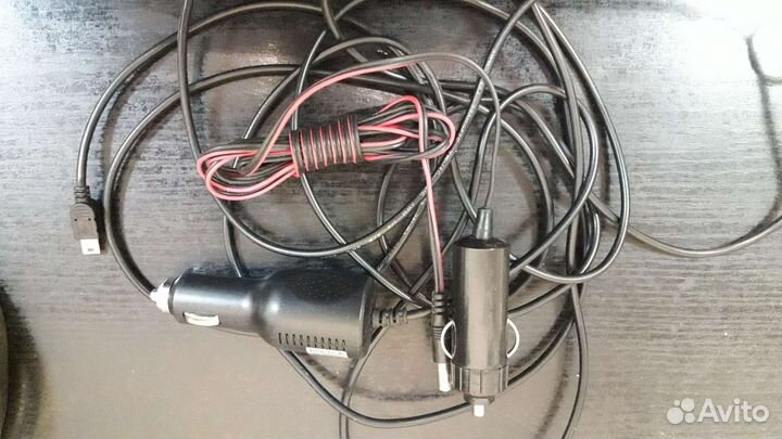 Зарядки старые,провода и колокольчики