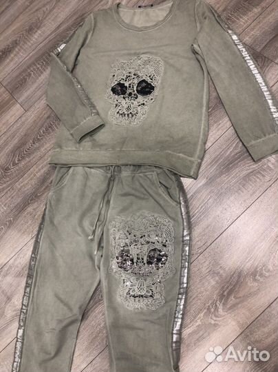 Костюм спортивный