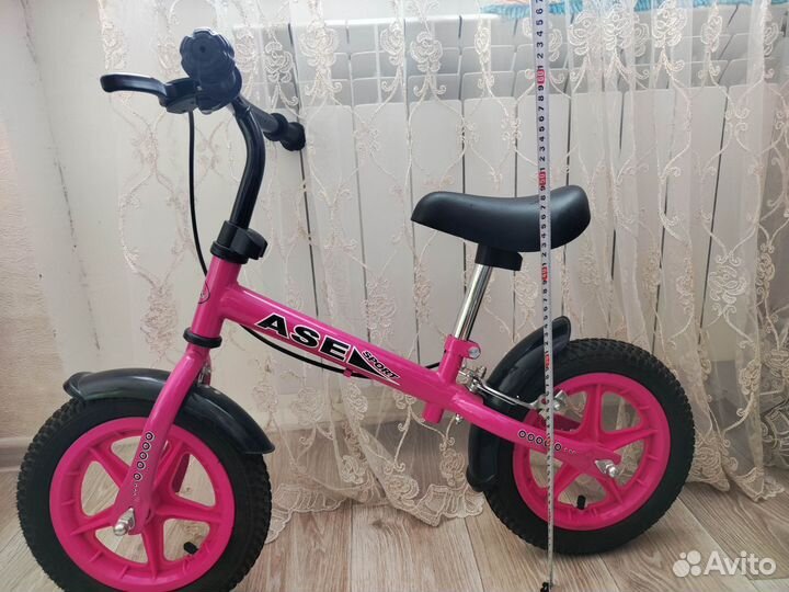 Беговел детский с ручным тормозом