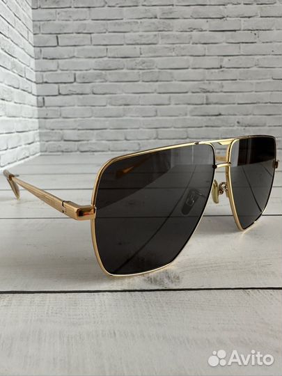 Солнцезащитные очки Celine CL40246