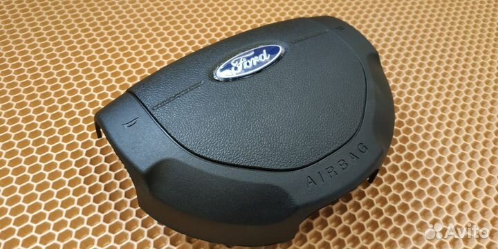 Заглушка руля Ford Fiesta (2002-2008)