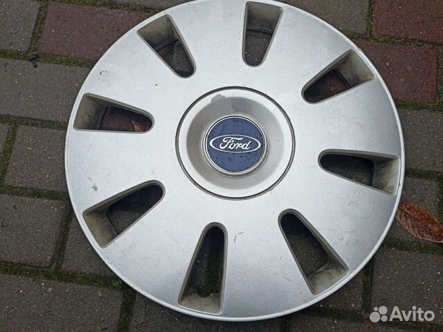 Декоративный колпак на колесо