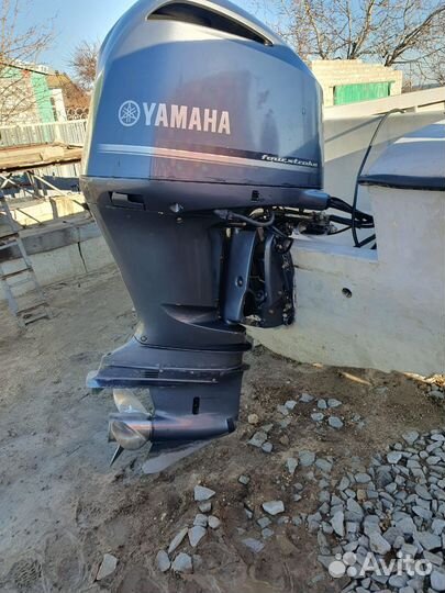 Лодка тунец