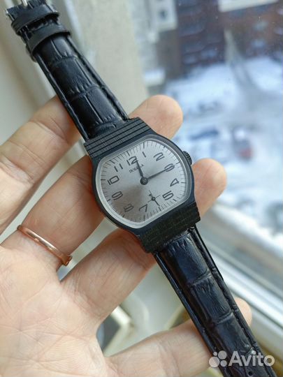 Часы винтажные победа в состоянии новых