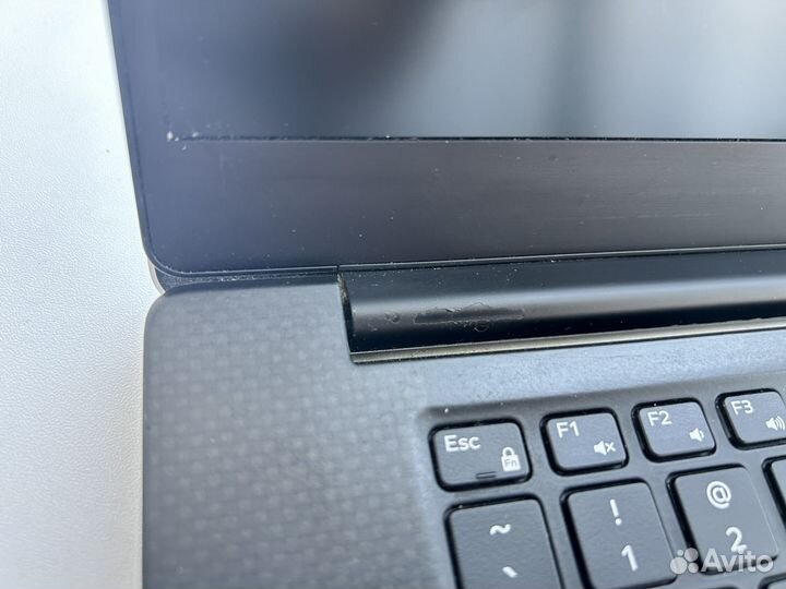 Ноутбук dell 9570