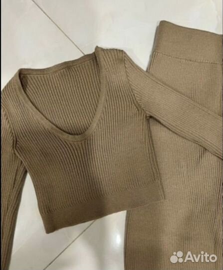 Костюм женский кофта с юбкой, XS