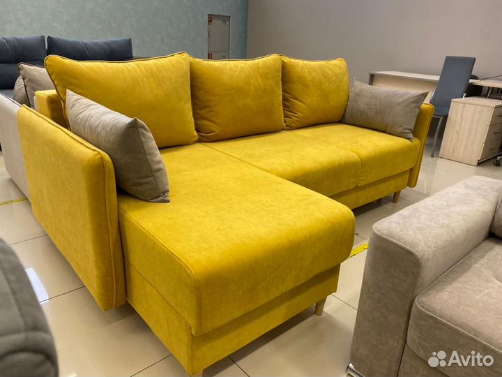 Диван с оттоманкой
