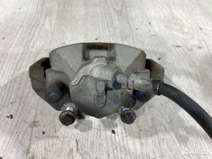 Суппорт тормозной передний правый Volvo C30 MB5244