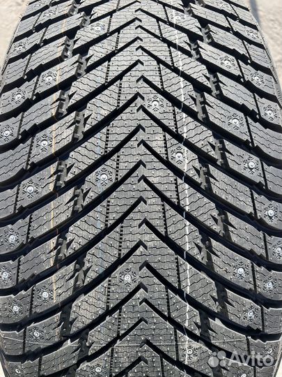 Grenlander Icedefensor Stud II 245/45 R18 96T