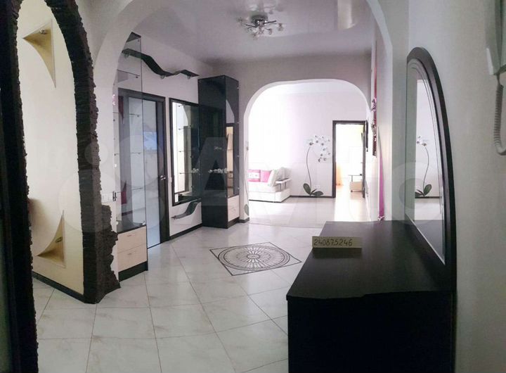 2-к. квартира, 74 м², 4/17 эт.