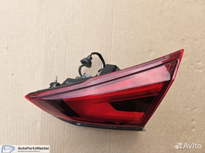 Фонарь в крышку багажника Nissan Xtrail 32