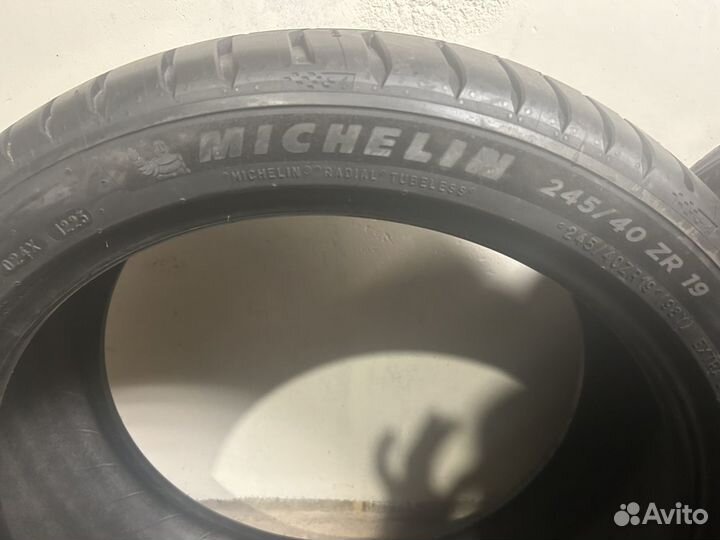 Michelin Pilot Sport 5 245/40 R19 и 275/35 R19 98Y