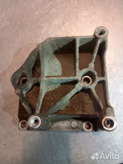 Кронштейн кондиционера Peugeot 307