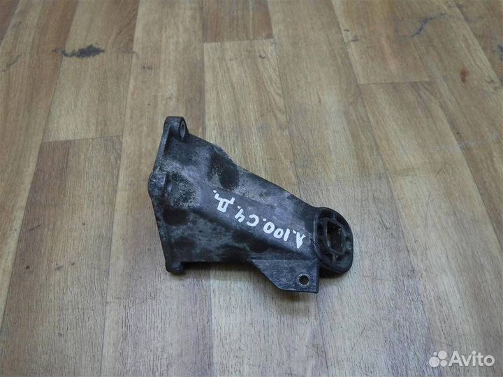 Кронштейн опоры двигателя Audi 100 C4 1991-1994